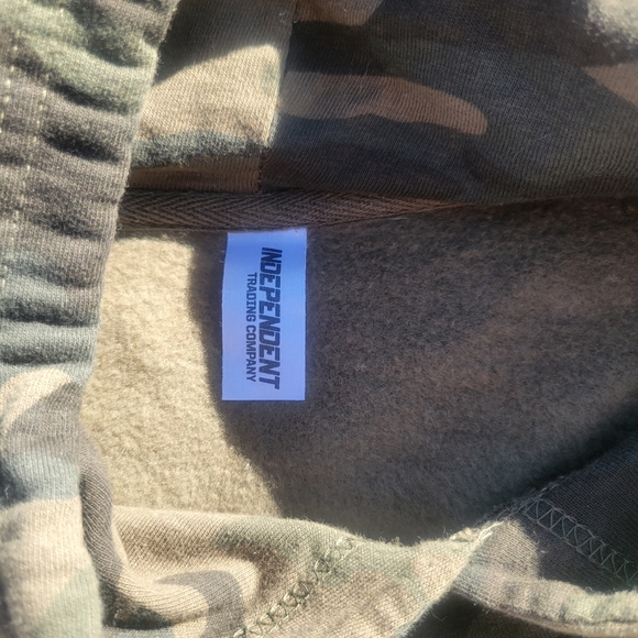 Dixie Chicks Gaslighter Concert Camo Fleece Hoodie - Picture 3 of 5